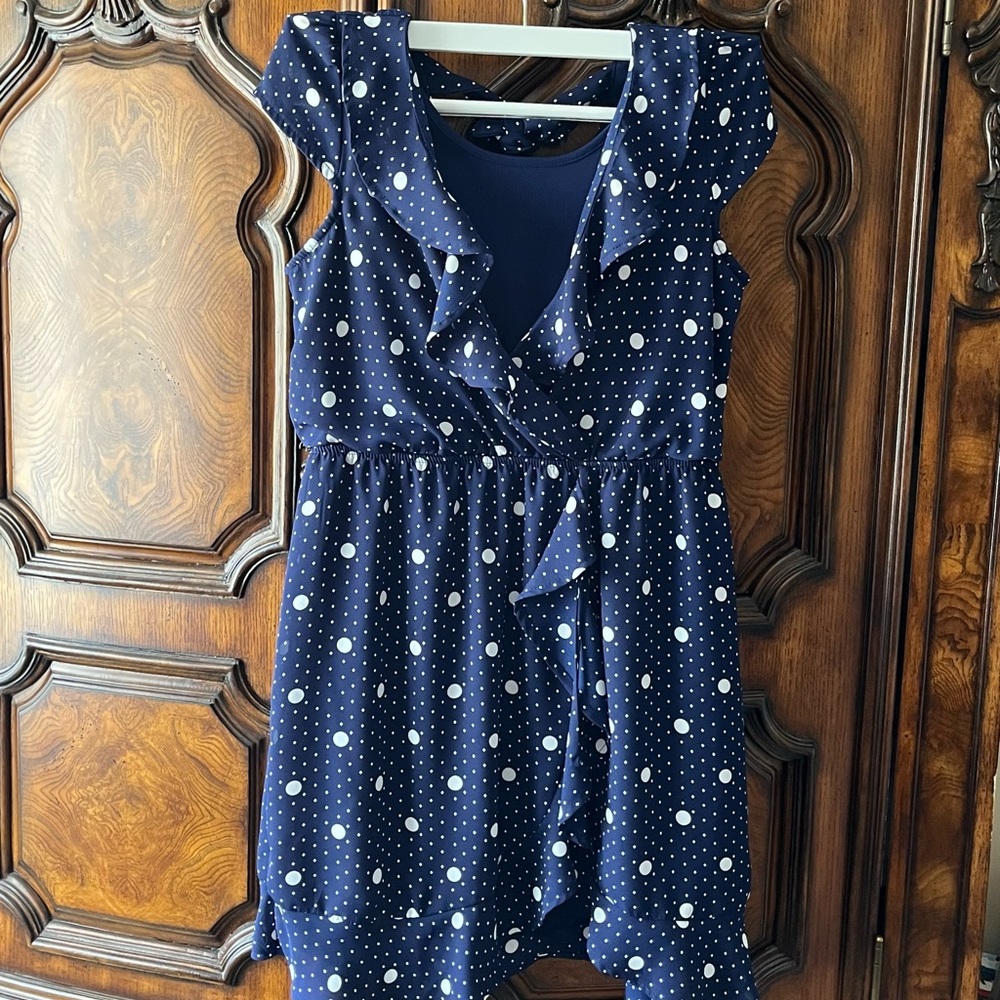 Beautiful girls causal ruffled dress.